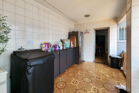 Casa à venda com 238m², 3 quartos e 2 vagas Casa à venda com 238m², 3 quartos e 2 vagasÁrea de Serviço