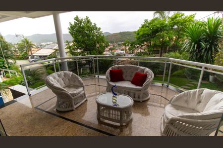 Casa de Condomínio para alugar com 4 quartos, 300m² em Piratininga, Niterói