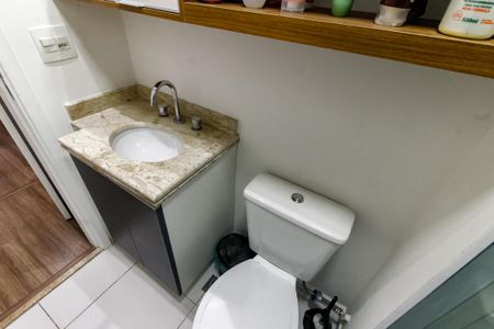 Apartamento para alugar com 56m², 2 quartos e 1 vaga Apartamento para alugar com 56m², 2 quartos e 1 vagaBanheiro da Suíte