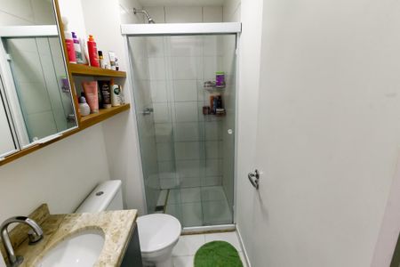 Apartamento para alugar com 56m², 2 quartos e 1 vaga Apartamento para alugar com 56m², 2 quartos e 1 vagaBanheiro da Suíte