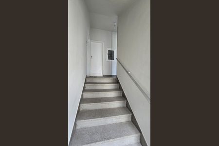 Apartamento à venda com 70m², 3 quartos e sem vagaEscada