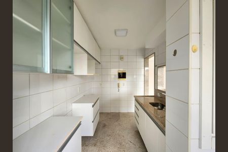 Apartamento à venda com 70m², 2 quartos e 2 vagasCozinha 