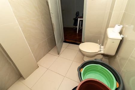 Apartamento à venda com 90m², 2 quartos e sem vaga Apartamento à venda com 90m², 2 quartos e sem vagaBanheiro