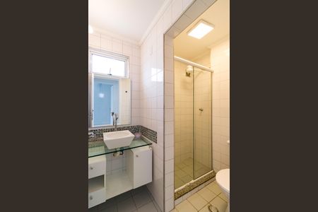 Apartamento à venda com 57m², 2 quartos e 1 vaga Apartamento à venda com 57m², 2 quartos e 1 vagaBanheiro Social