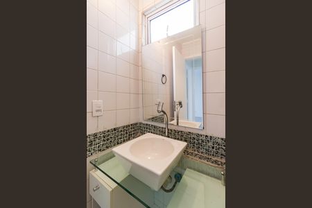 Apartamento à venda com 57m², 2 quartos e 1 vaga Apartamento à venda com 57m², 2 quartos e 1 vagaBanheiro Social