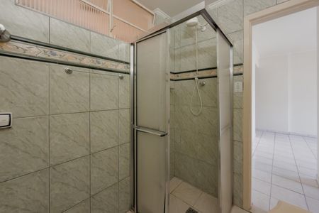 Banheiro de apartamento à venda com 1 quarto, 50m² em Liberdade, São Paulo