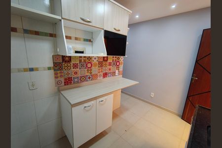 Cozinha de casa para alugar com 2 quartos, 80m² em Curicica, Rio de Janeiro