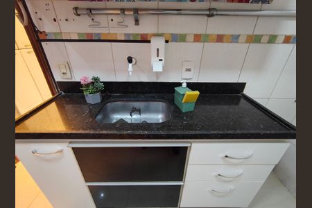 Cozinha de casa para alugar com 2 quartos, 80m² em Curicica, Rio de Janeiro