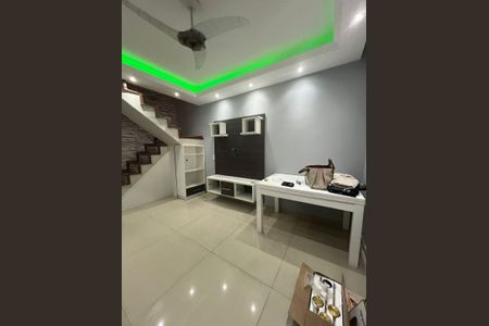 Sala de casa para alugar com 2 quartos, 80m² em Curicica, Rio de Janeiro