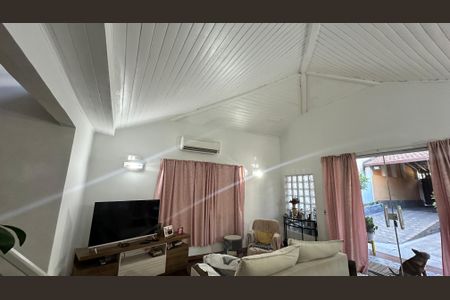 Sala de casa para alugar com 2 quartos, 400m² em Vargem Pequena, Rio de Janeiro