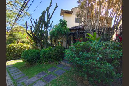 Casa de condomínio para alugar com 440m², 3 quartos e sem vagaQuintal