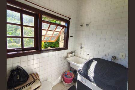 Casa de condomínio para alugar com 440m², 3 quartos e sem vagaArea de serviço 