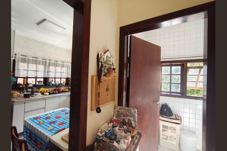 Casa de condomínio para alugar com 440m², 3 quartos e sem vagaEntrada para area de serviço 