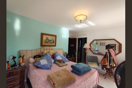 Casa de condomínio para alugar com 440m², 3 quartos e sem vagaSuite com varanda e closet 