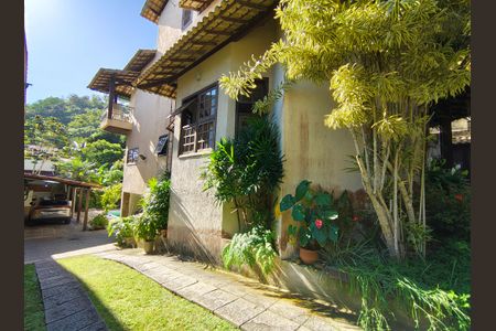 Casa de condomínio para alugar com 440m², 3 quartos e sem vagaQuintal