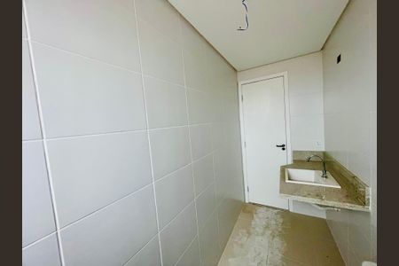 Apartamento à venda com 66m², 2 quartos e 1 vaga Apartamento à venda com 66m², 2 quartos e 1 vagaBanheiro 2