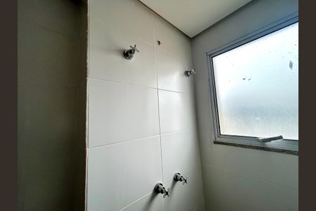 Apartamento à venda com 66m², 2 quartos e 1 vaga Apartamento à venda com 66m², 2 quartos e 1 vagaBanheiro da Suíte