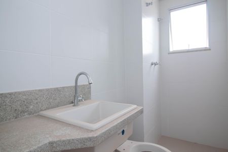 Apartamento à venda com 66m², 2 quartos e 1 vaga Apartamento à venda com 66m², 2 quartos e 1 vagaBanheiro da Suíte