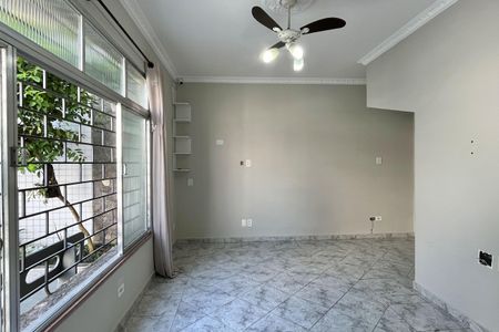 Casa para alugar com 196m², 2 quartos e 2 vagas Casa para alugar com 196m², 2 quartos e 2 vagasSala
