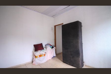 Quarto 2 de casa para alugar com 2 quartos, 85m² em Jardim Santa Teresinha, São Paulo