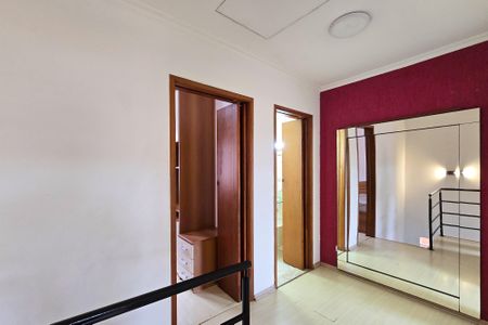 Casa de condomínio para alugar com 150m², 3 quartos e 3 vagas Casa de condomínio para alugar com 150m², 3 quartos e 3 vagasCorredor