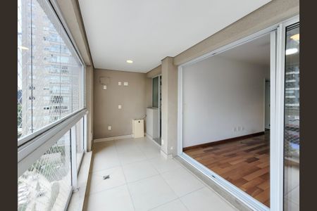 Apartamento à venda com 80m², 2 quartos e 2 vagasVaranda