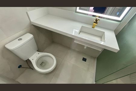 Casa de condomínio à venda com 144m², 4 quartos e 3 vagasBanheiro da Suíte