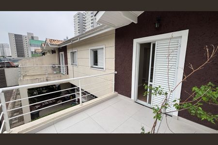 Casa de condomínio à venda com 144m², 4 quartos e 3 vagasSuite Varanda