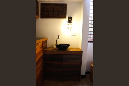 Casa de condomínio para alugar com 500m², 3 quartos e 3 vagas Casa de condomínio para alugar com 500m², 3 quartos e 3 vagasLavabo