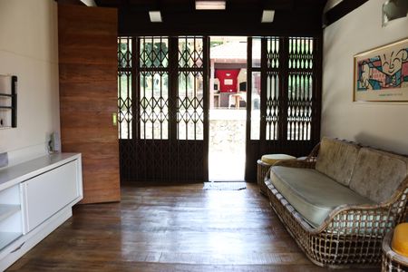 Casa de condomínio para alugar com 500m², 3 quartos e 3 vagas Casa de condomínio para alugar com 500m², 3 quartos e 3 vagasSala 3