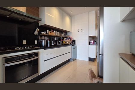 Apartamento à venda com 201m², 4 quartos e 4 vagas