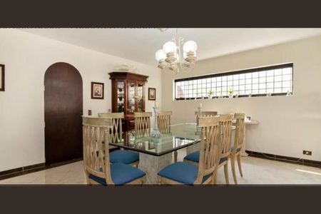 Casa à venda com 4 quartos, 365m² em Jardim Morumbi, São Paulo