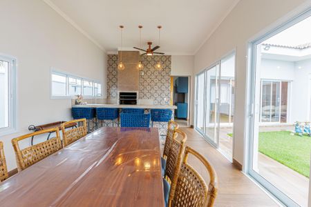 Casa de condomínio para alugar com 260m², 4 quartos e 5 vagasCopa