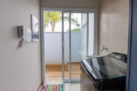 Casa de condomínio para alugar com 260m², 4 quartos e 5 vagasÁrea de Serviço