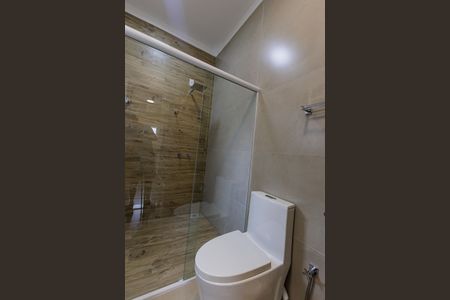 Casa de condomínio para alugar com 260m², 4 quartos e 5 vagasBanheiro