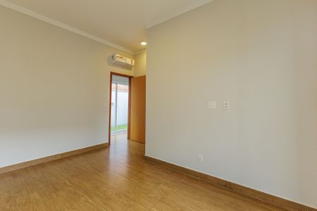 Casa de condomínio para alugar com 260m², 4 quartos e 5 vagasSuíte 1