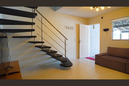 Sala de casa para alugar com 2 quartos, 100m² em São João do Rio Vermelho, Florianópolis