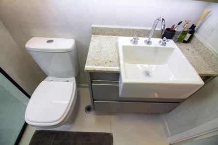 Apartamento à venda com 69m², 2 quartos e 1 vaga Apartamento à venda com 69m², 2 quartos e 1 vagaBanheiro da Suíte