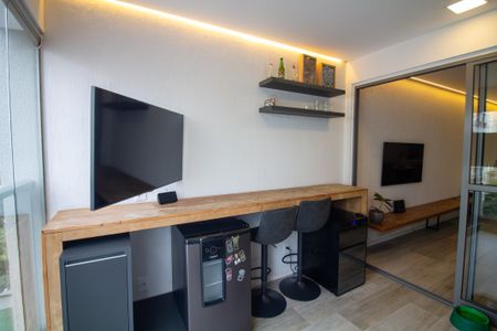 Apartamento à venda com 69m², 2 quartos e 1 vaga Apartamento à venda com 69m², 2 quartos e 1 vagaVaranda