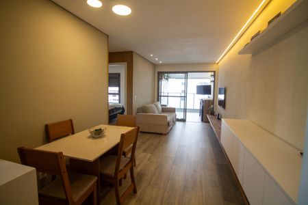 Apartamento à venda com 69m², 2 quartos e 1 vaga Apartamento à venda com 69m², 2 quartos e 1 vagaSala de Jantar
