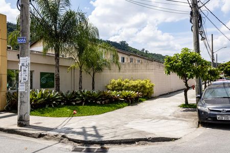 Casa de condomínio para alugar com 63m², 2 quartos e 1 vaga Casa de condomínio para alugar com 63m², 2 quartos e 1 vagaFachada