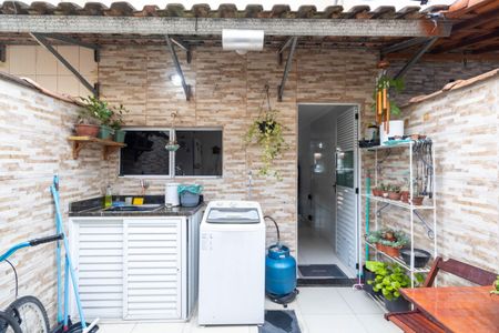 Casa de condomínio para alugar com 63m², 2 quartos e 1 vaga Casa de condomínio para alugar com 63m², 2 quartos e 1 vagaÁrea de Serviço