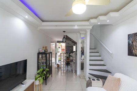 Casa de condomínio para alugar com 63m², 2 quartos e 1 vaga Casa de condomínio para alugar com 63m², 2 quartos e 1 vagaSala