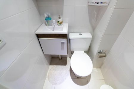 Casa de condomínio para alugar com 63m², 2 quartos e 1 vaga Casa de condomínio para alugar com 63m², 2 quartos e 1 vagaBanheiro Social