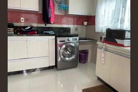 Casa à venda com 3 quartos, 280m² em Vila Metalúrgica, Santo André