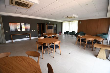 Casa de condomínio à venda com 340m², 4 quartos e 4 vagasÁrea comum - Salão de festas