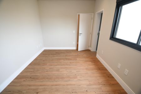 Casa de condomínio à venda com 340m², 4 quartos e 4 vagasQuarto 4 - Suíte