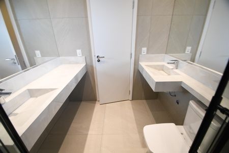 Casa de condomínio à venda com 340m², 4 quartos e 4 vagasBanheiro 2 - Suíte