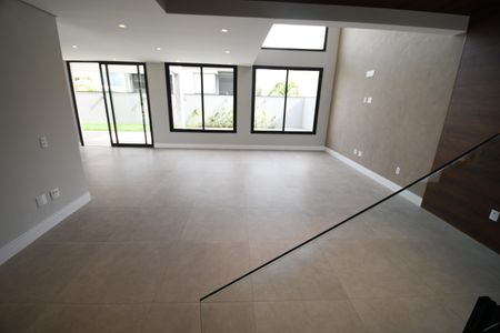 Sala de casa de condomínio à venda com 4 quartos, 340m² em Residencial Parque dos Alecrins, Campinas