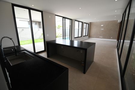 Casa de condomínio à venda com 340m², 4 quartos e 4 vagasCozinha